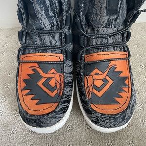 HEYDUDE custom leather boot NWOT. Size 6